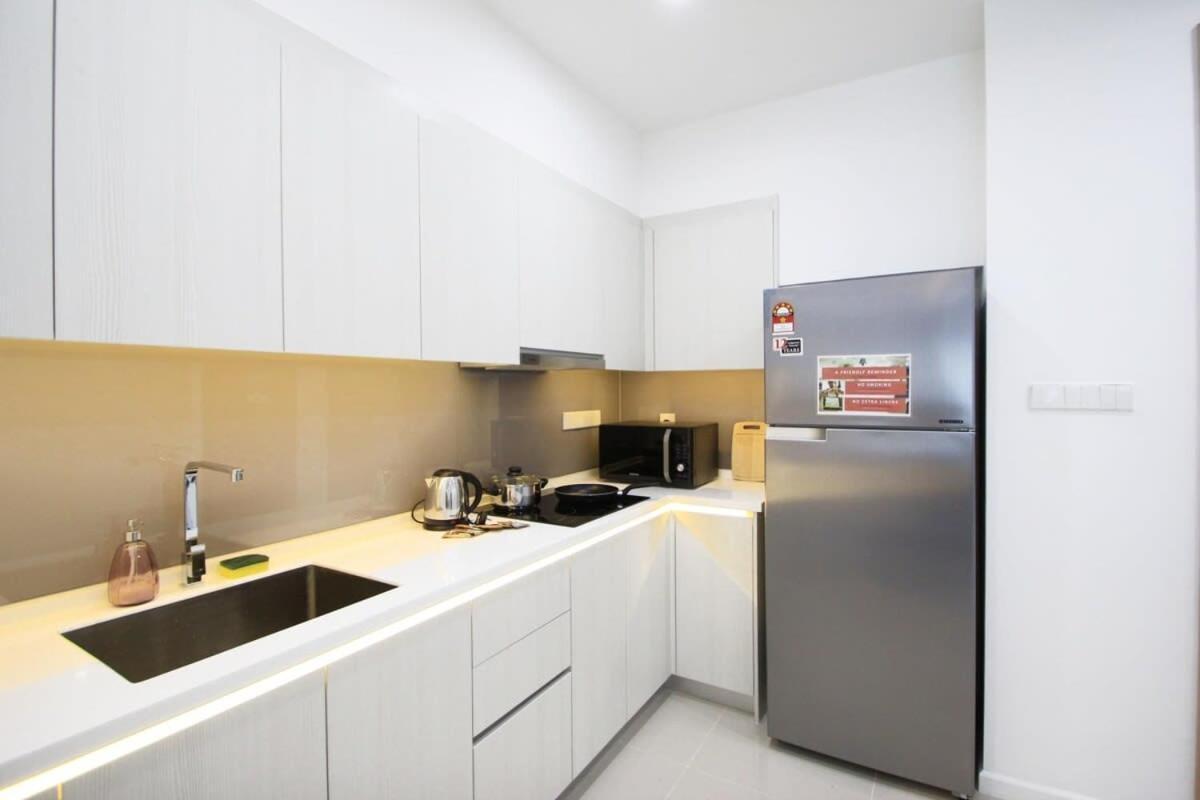 ג'והור בהרו A Stylish High-Floor 2Br Suasana Suites Views מראה חיצוני תמונה