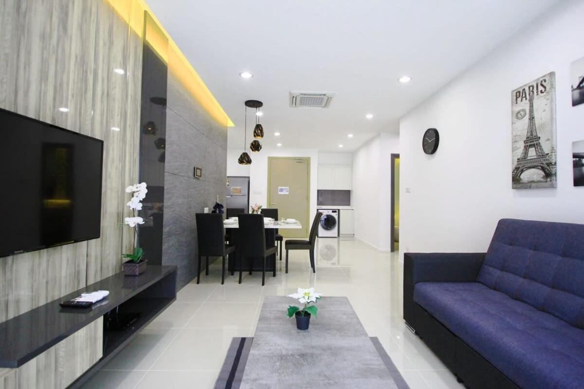 ג'והור בהרו A Stylish High-Floor 2Br Suasana Suites Views מראה חיצוני תמונה