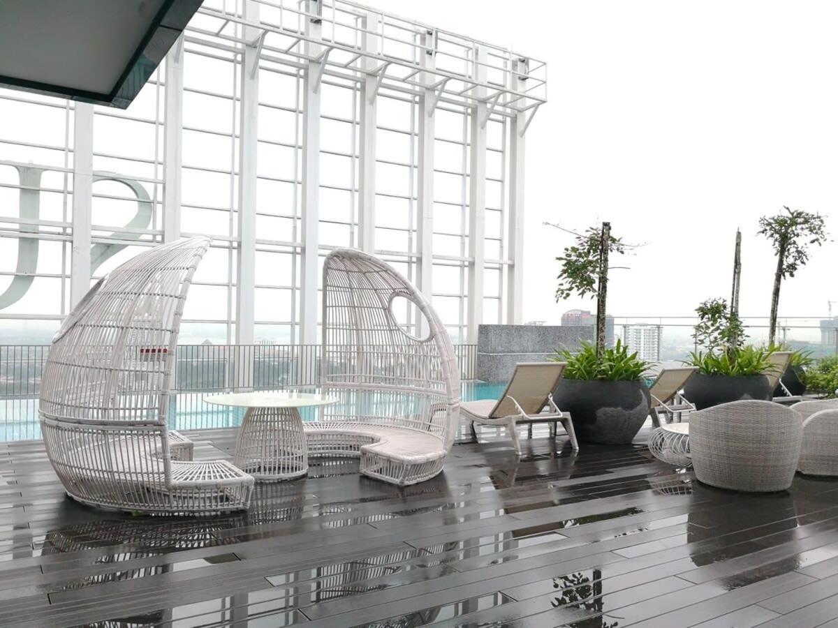 ג'והור בהרו A Stylish High-Floor 2Br Suasana Suites Views מראה חיצוני תמונה