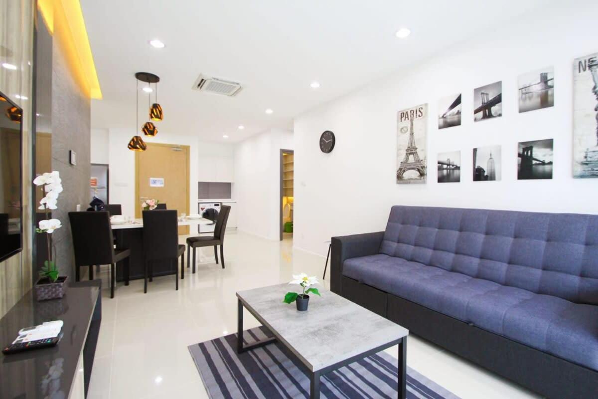 ג'והור בהרו A Stylish High-Floor 2Br Suasana Suites Views מראה חיצוני תמונה