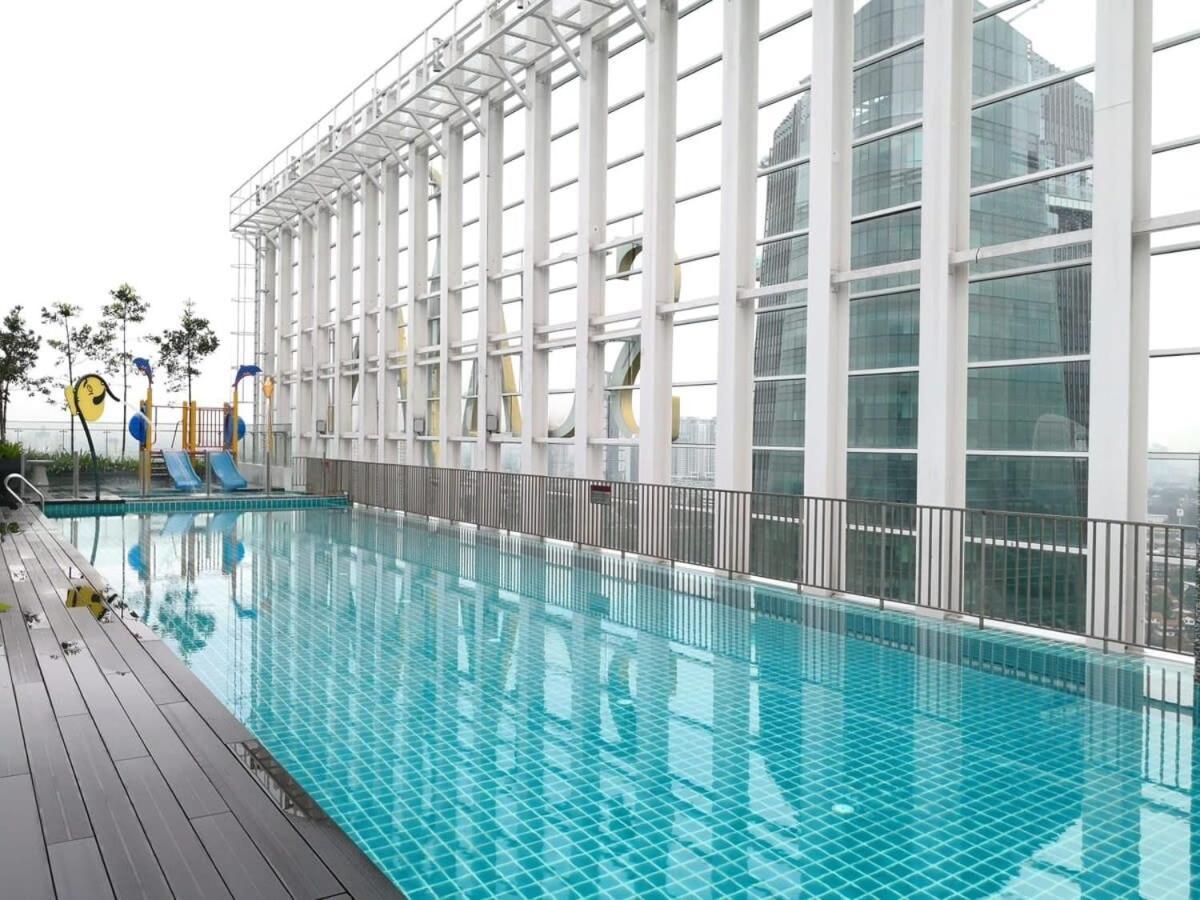 ג'והור בהרו A Stylish High-Floor 2Br Suasana Suites Views מראה חיצוני תמונה