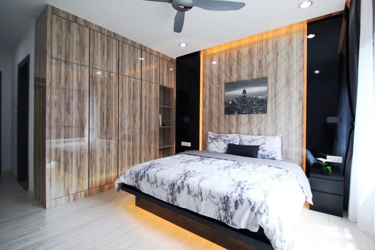 ג'והור בהרו A Stylish High-Floor 2Br Suasana Suites Views מראה חיצוני תמונה
